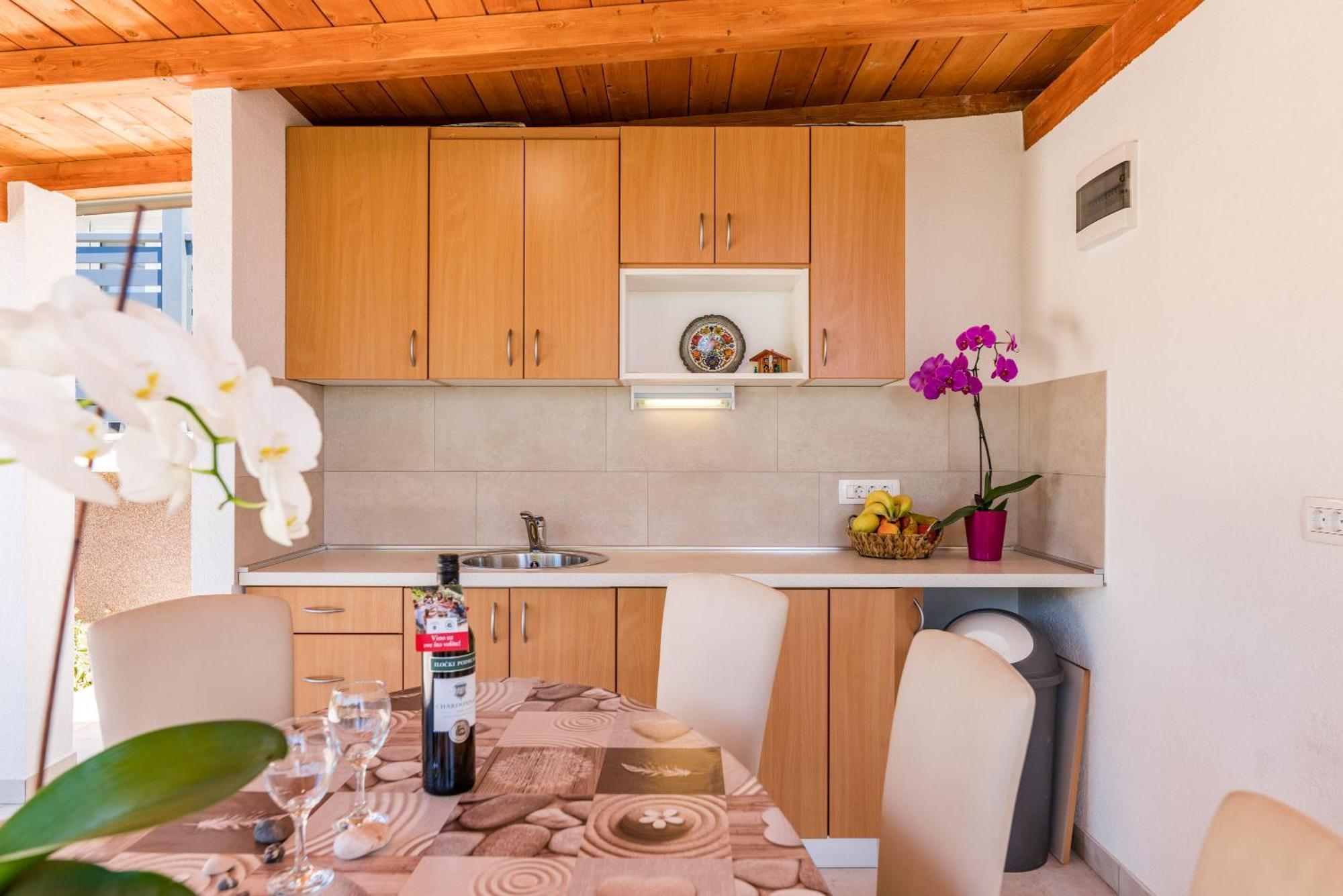 Apartmani Katica Povile Kültér fotó