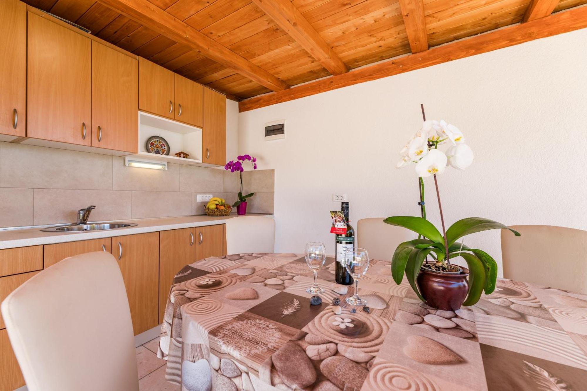 Apartmani Katica Povile Kültér fotó