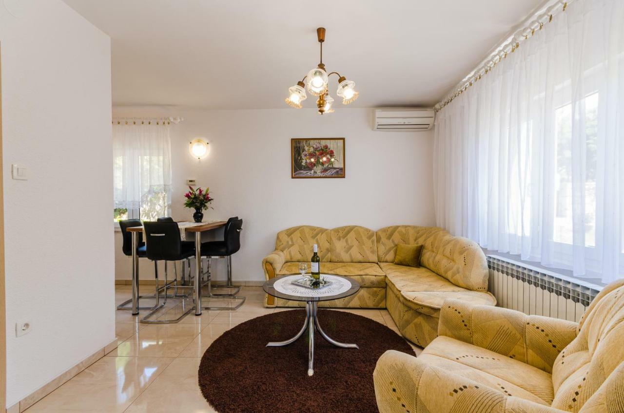 Apartmani Katica Povile Kültér fotó