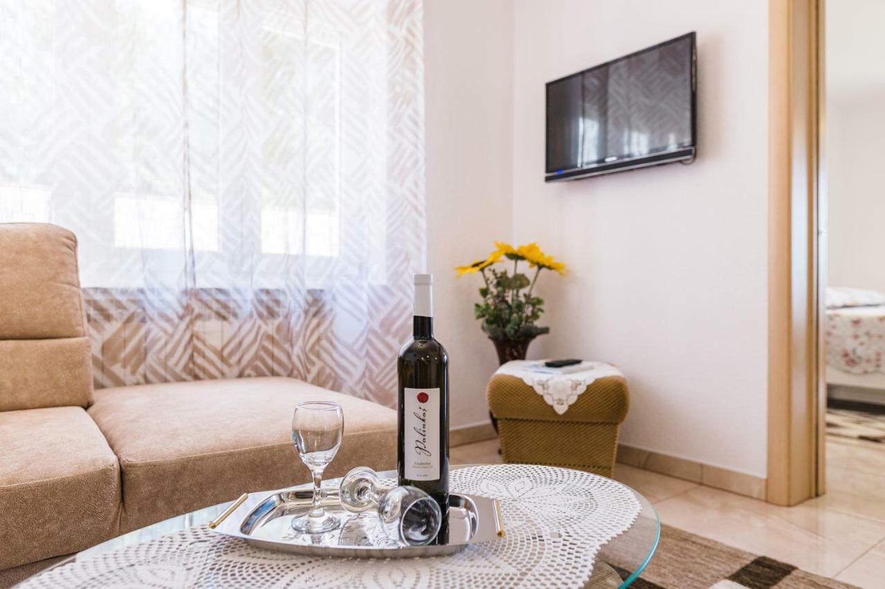 Apartmani Katica Povile Kültér fotó