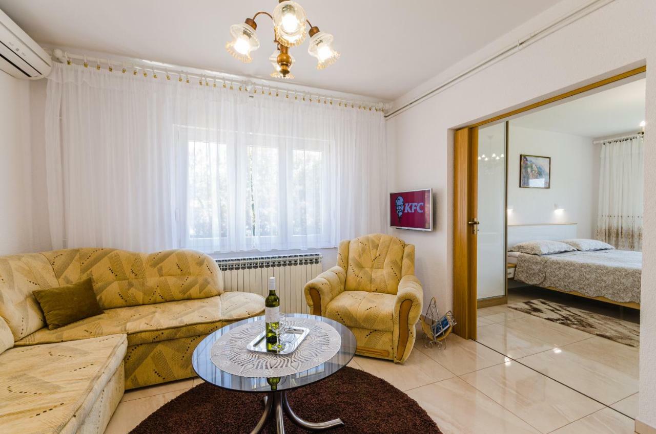 Apartmani Katica Povile Kültér fotó