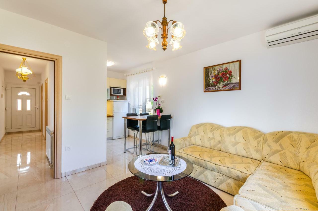Apartmani Katica Povile Kültér fotó